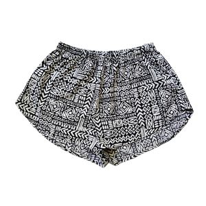 Streetwear Society SWS Black and White Geometric Pattern Boho Shorts Med…